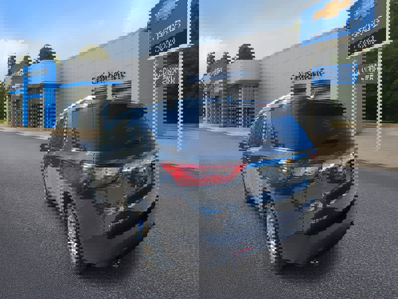 Used 2020 Chevrolet Traverse LT w/ Driver Confidence II Package image 5