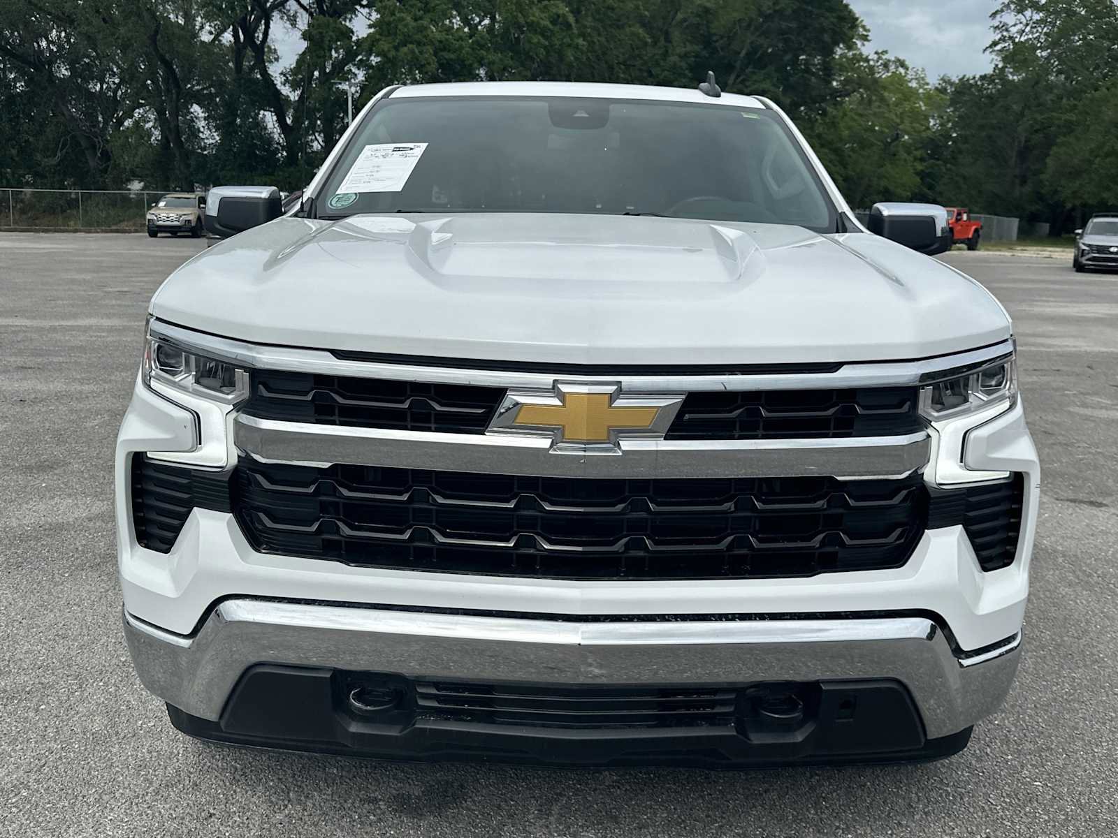 Used 2025 Chevrolet Silverado 1500 LT AWD/4WD image 3