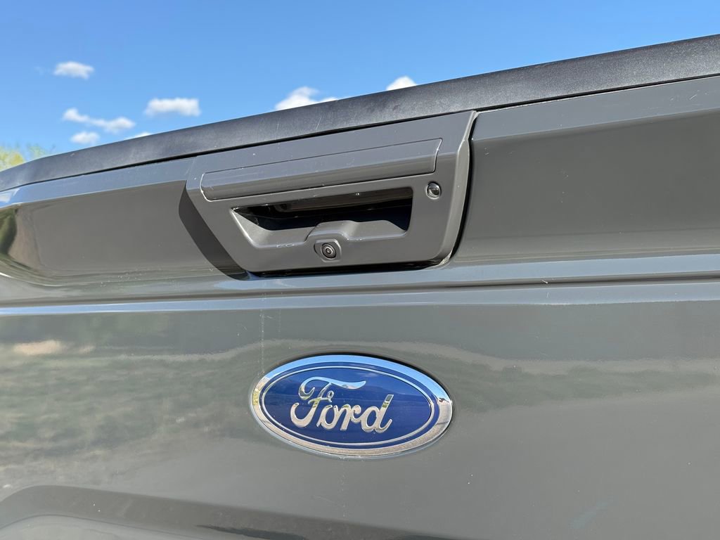 Used 2016 Ford F150 Lariat w/ Equipment Group 502A Luxury AWD/4WD image 14