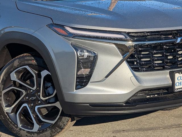 New 2026 Chevrolet Trax RS w/ Sunroof Package FWD image 3