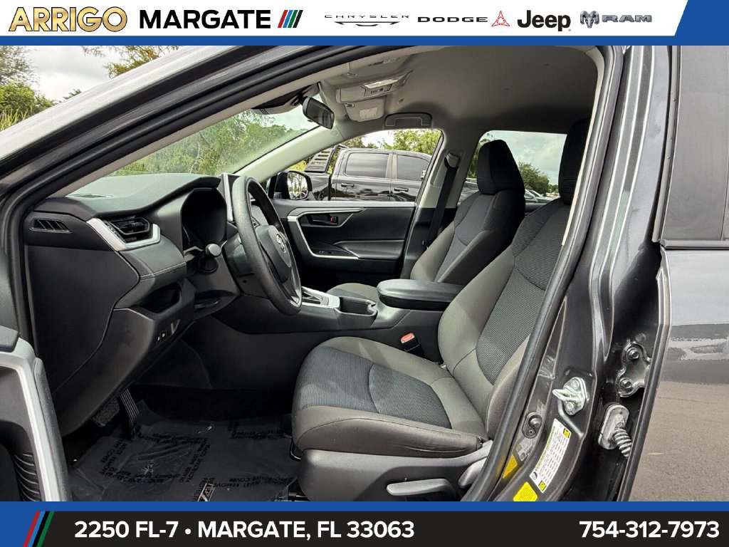 Used 2023 Toyota RAV4 LE FWD image 9