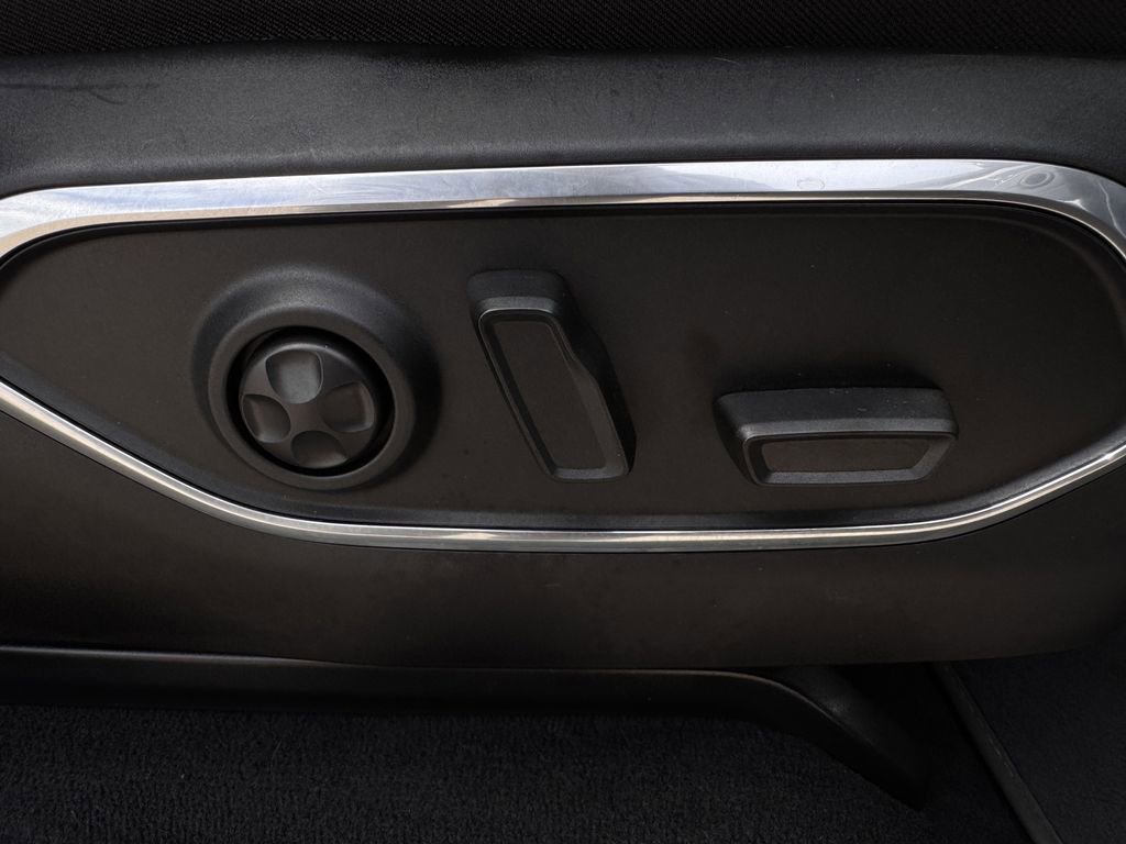 Used 2024 Jeep Wagoneer Series II w/ Flexible Seating Group image 27