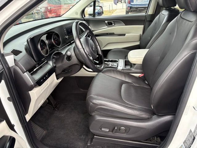 Certified 2023 Kia Carnival LX image 13