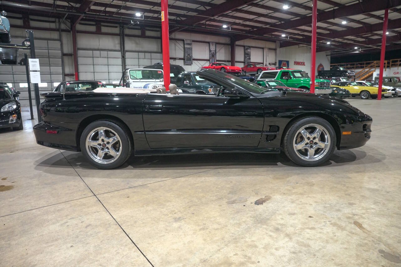 Used 2001 Pontiac Firebird Trans Am RWD image 10