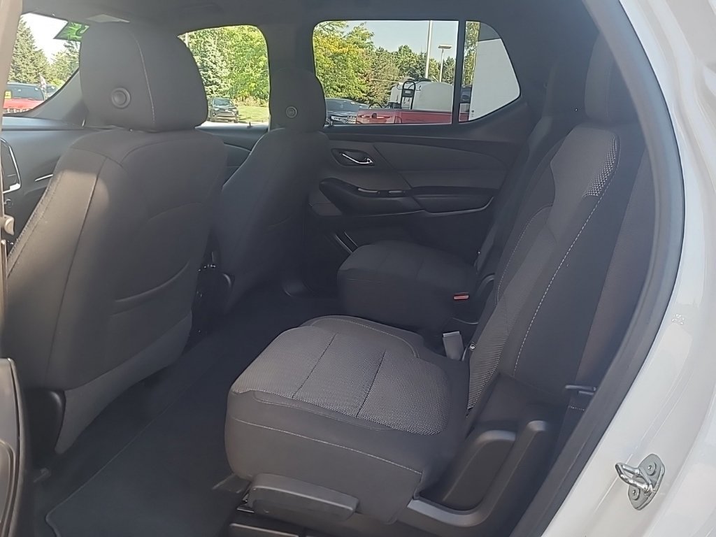 Used 2023 Chevrolet Traverse LT AWD/4WD image 18