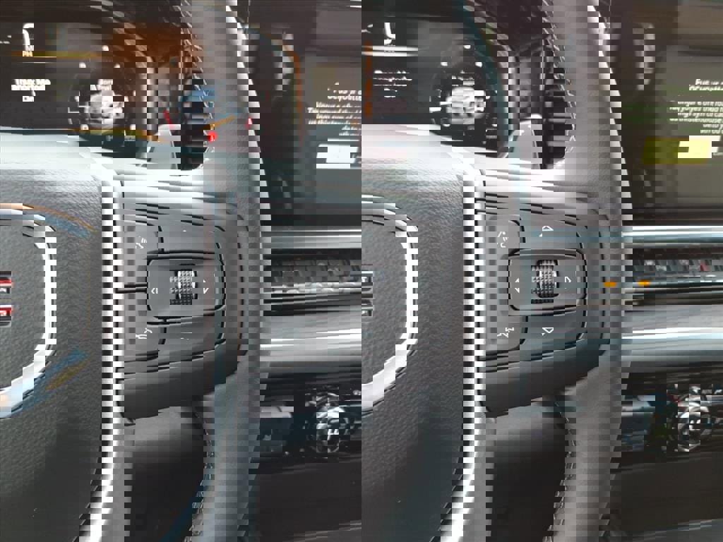 New 2026 GMC Sierra 1500 SLT image 18