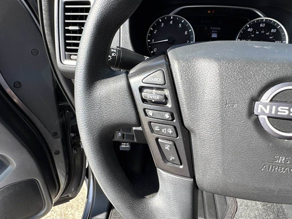 Used 2023 Nissan Frontier SV image 34