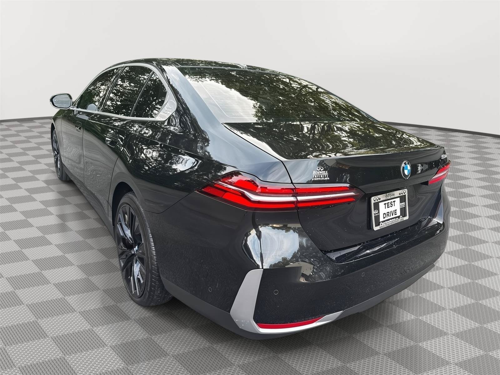 Used 2024 BMW 530i w/ Premium Package RWD image 8