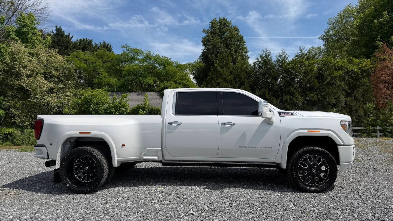 Used 2023 GMC Sierra 3500 Denali w/ Technology Package AWD/4WD image 9