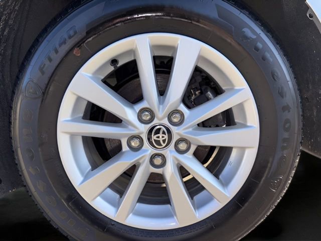 Used 2025 Toyota Camry LE image 9