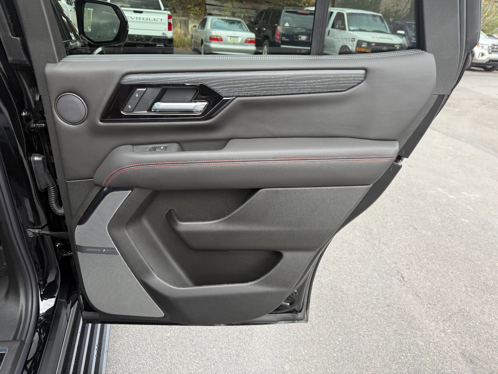 New 2026 GMC Yukon AT4 Ultimate w/ LPO, Illumination Package image 23