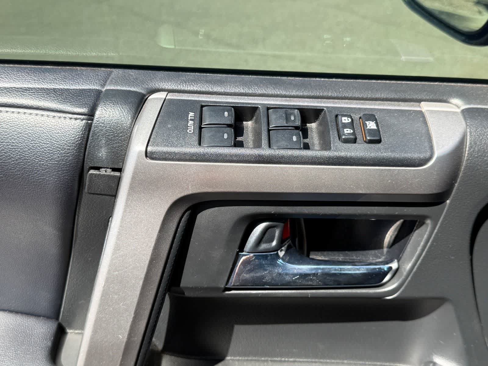 Used 2018 Toyota 4Runner SR5 Premium AWD/4WD image 17