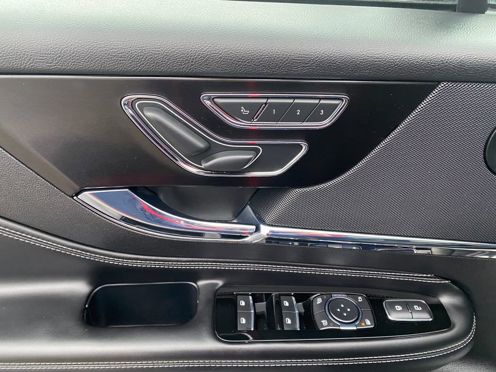 Used 2021 Lincoln Corsair Reserve image 13