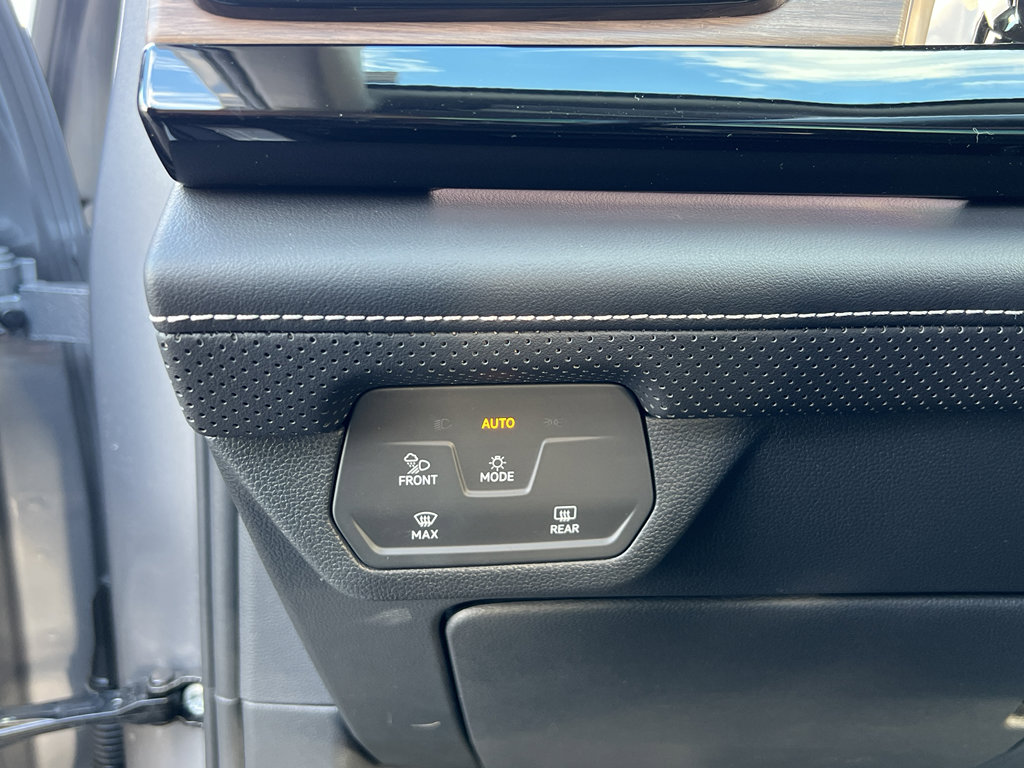 Used 2024 Volkswagen Atlas SEL Premium R-Line image 14