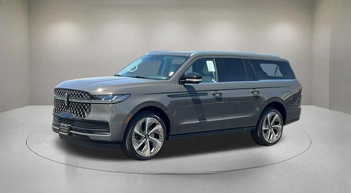 New 2026 Lincoln Navigator L Black Label AWD/4WD image 2