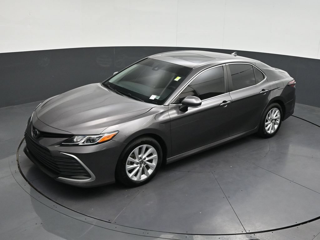 Used 2024 Toyota Camry LE w/ Convenience Package FWD image 16