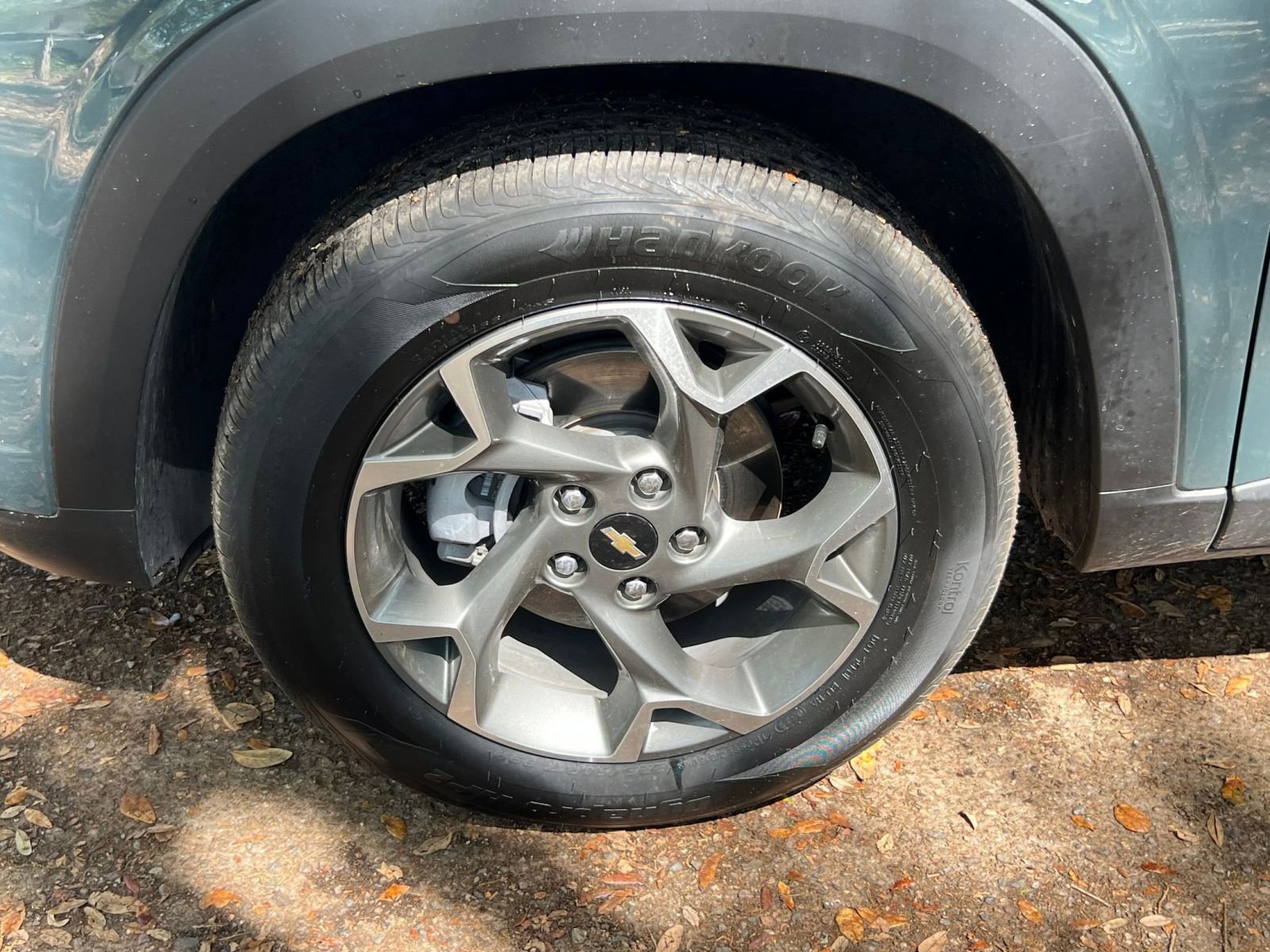 Used 2025 Chevrolet Trax LT w/ LT Convenience Package image 25