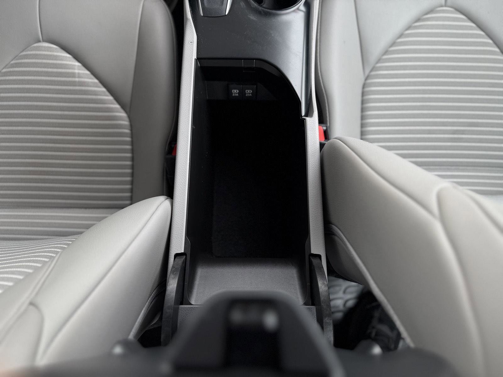 Used 2020 Toyota Camry SE image 23