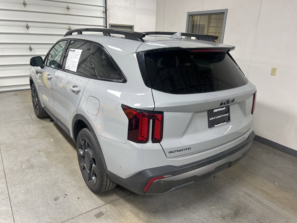 Used 2025 Kia Sorento SX image 6
