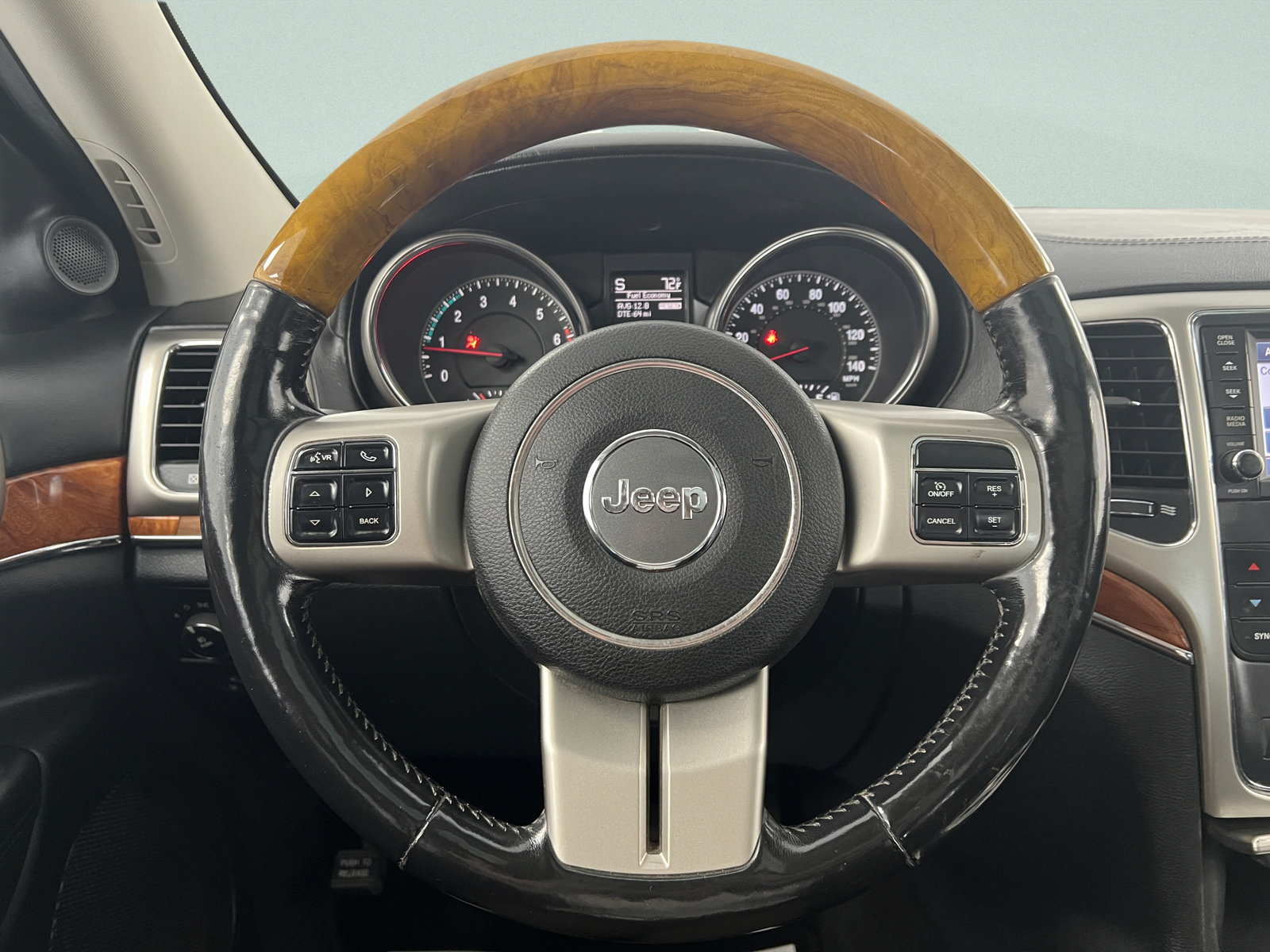 Used 2011 Jeep Grand Cherokee Overland AWD/4WD image 29