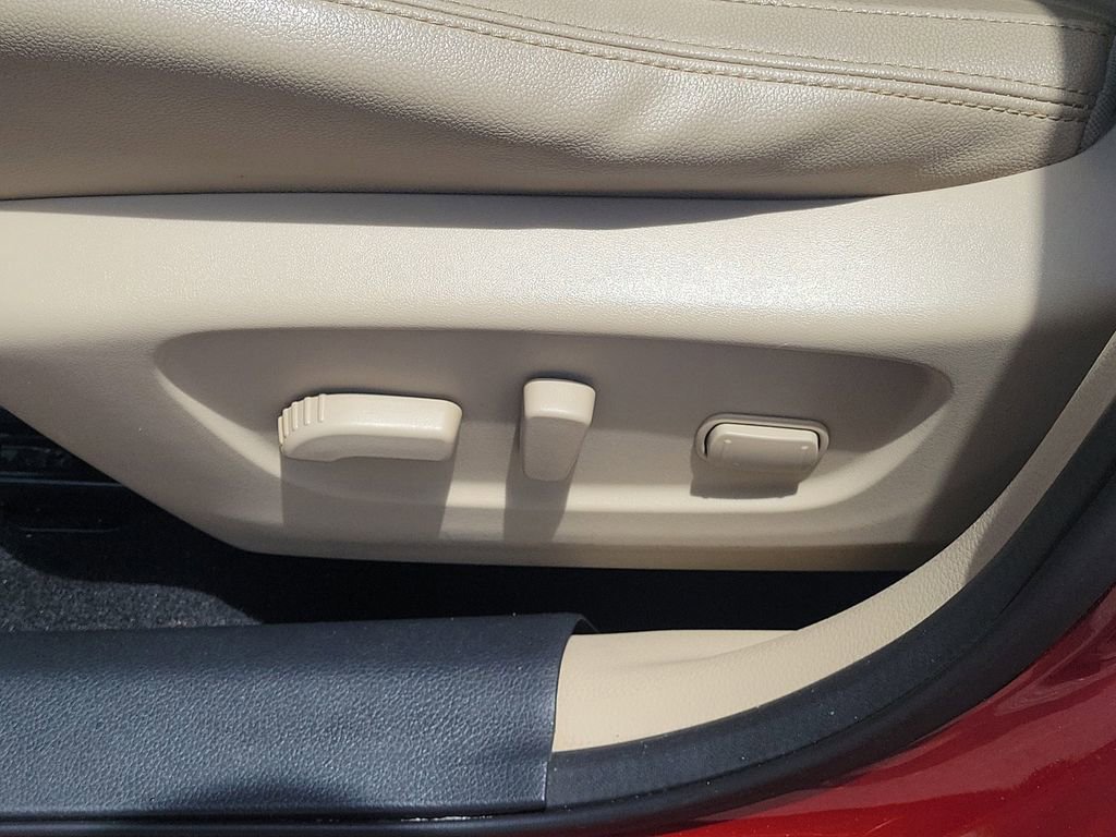 Used 2018 Nissan Rogue SL FWD image 22