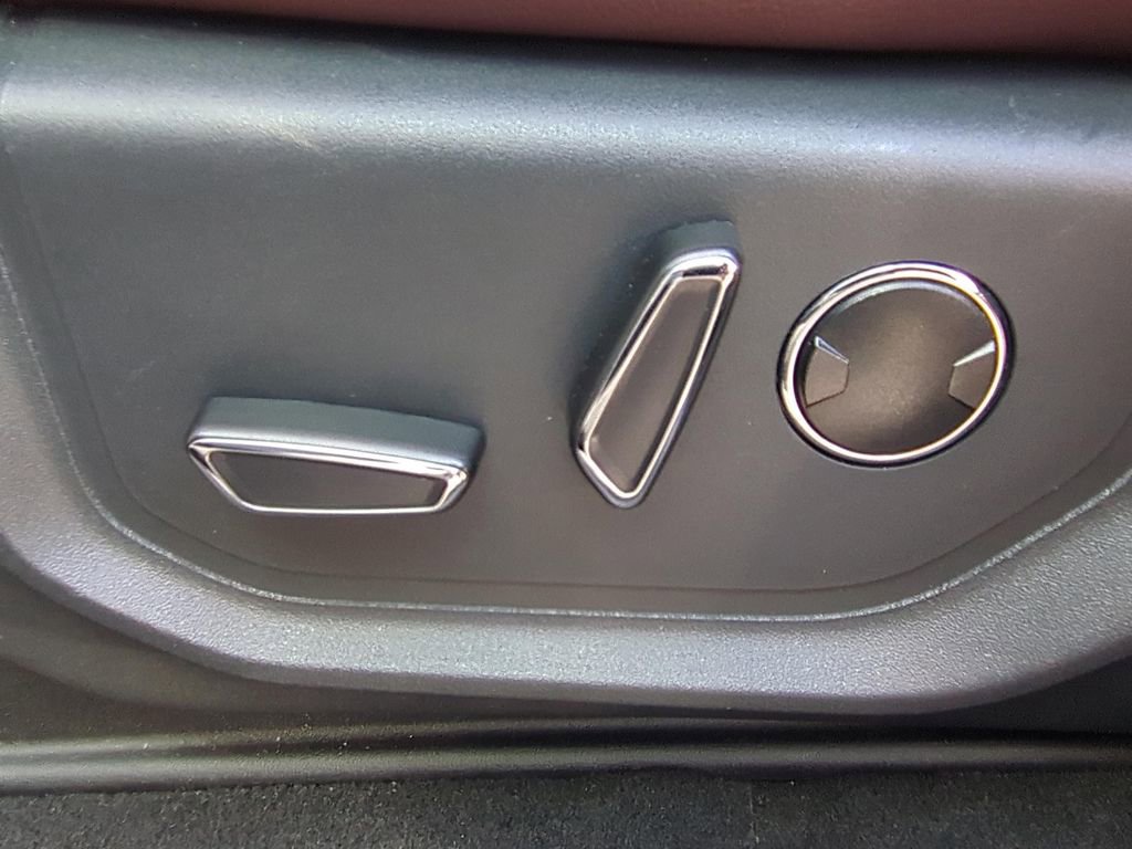 Used 2024 Ford Expedition Limited RWD image 16