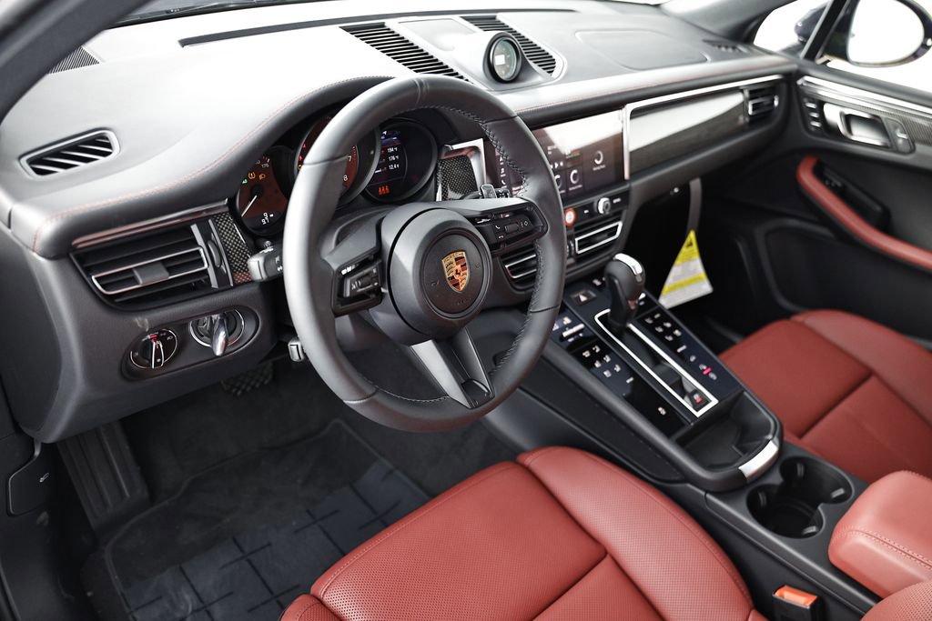 New 2026 Porsche Macan image 4