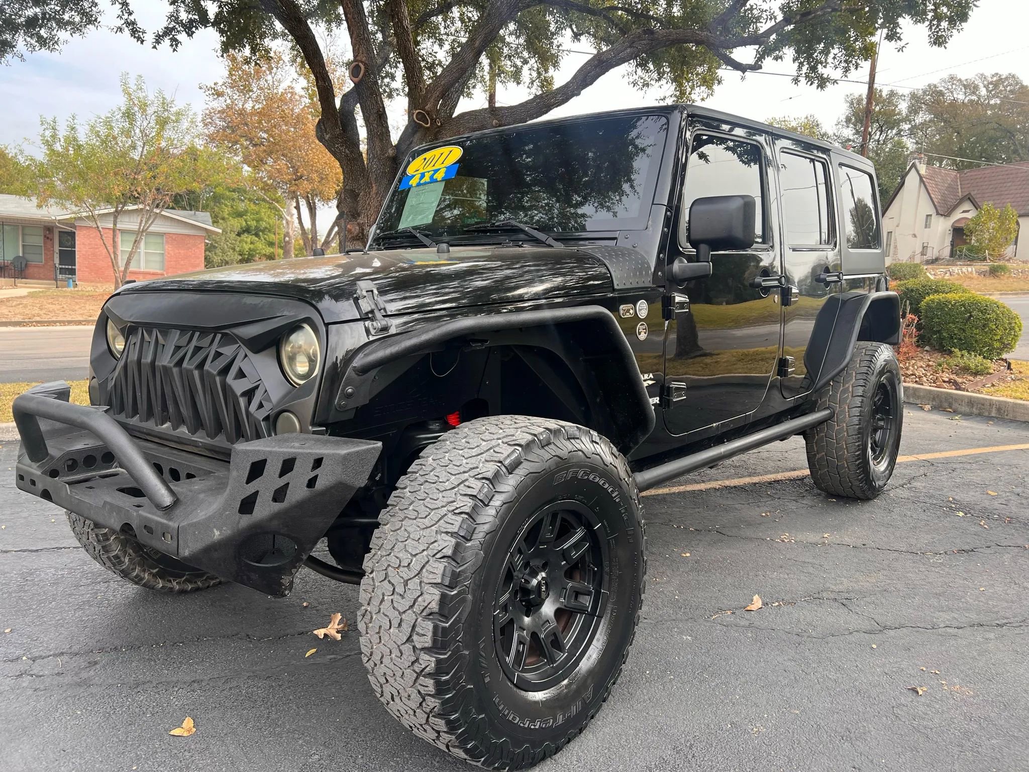 Used 2011 Jeep Wrangler Unlimited Sahara w/ Dual Top Group