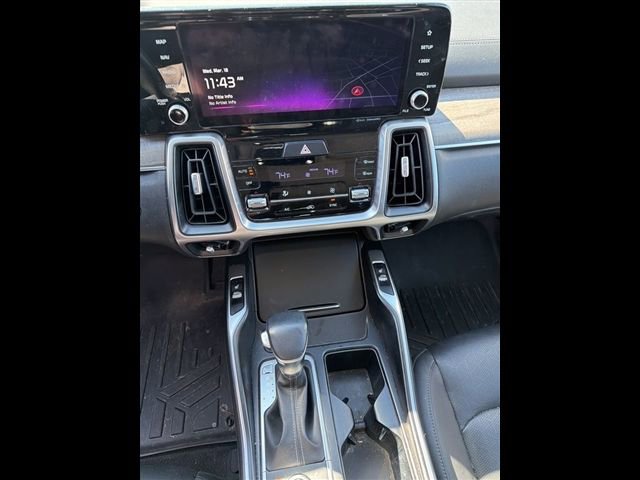 Used 2023 Kia Sorento S w/ Panoramic Sunroof Package AWD/4WD image 13