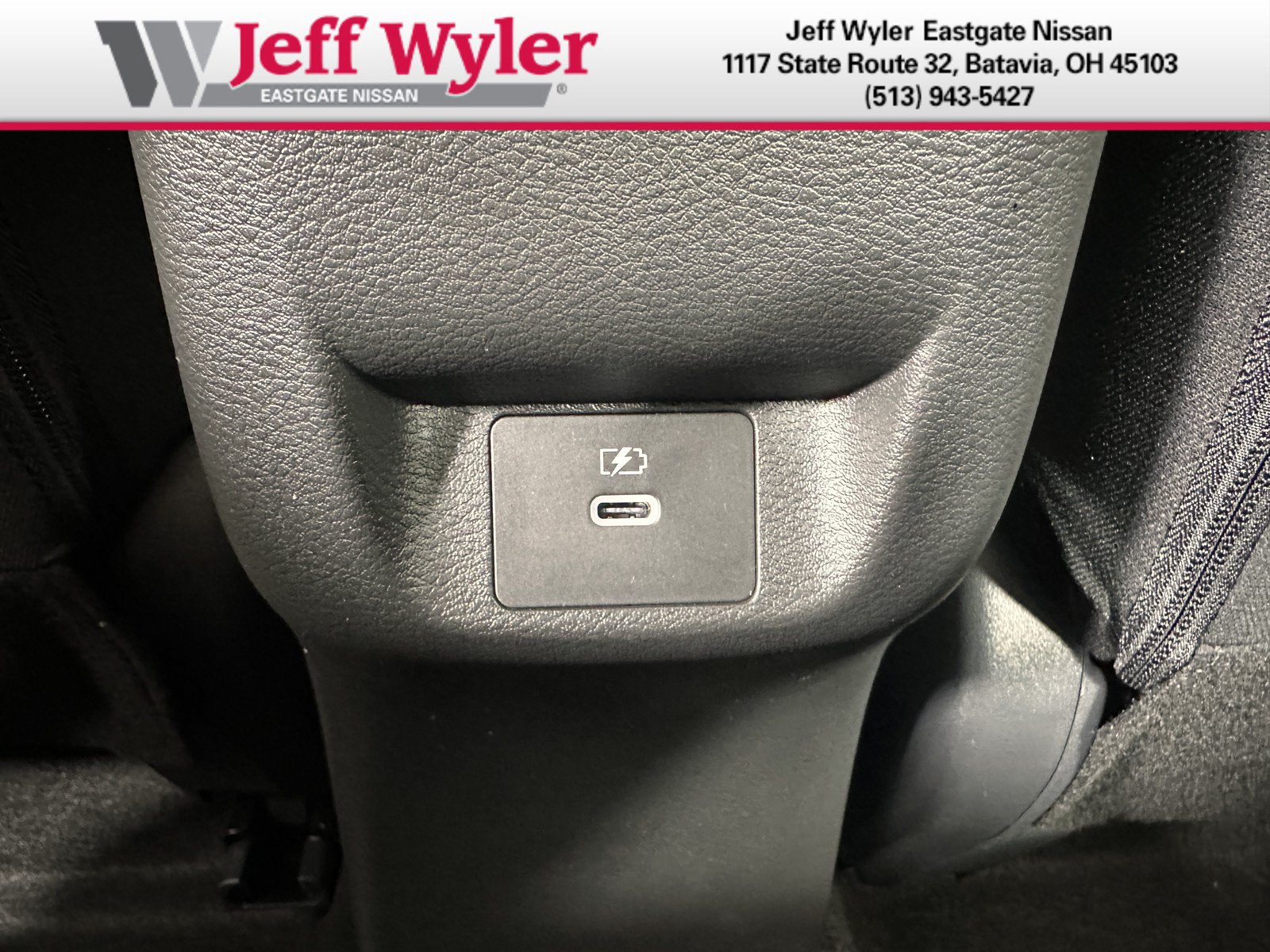 New 2025 Nissan Versa SV w/ Trunk Package FWD image 32