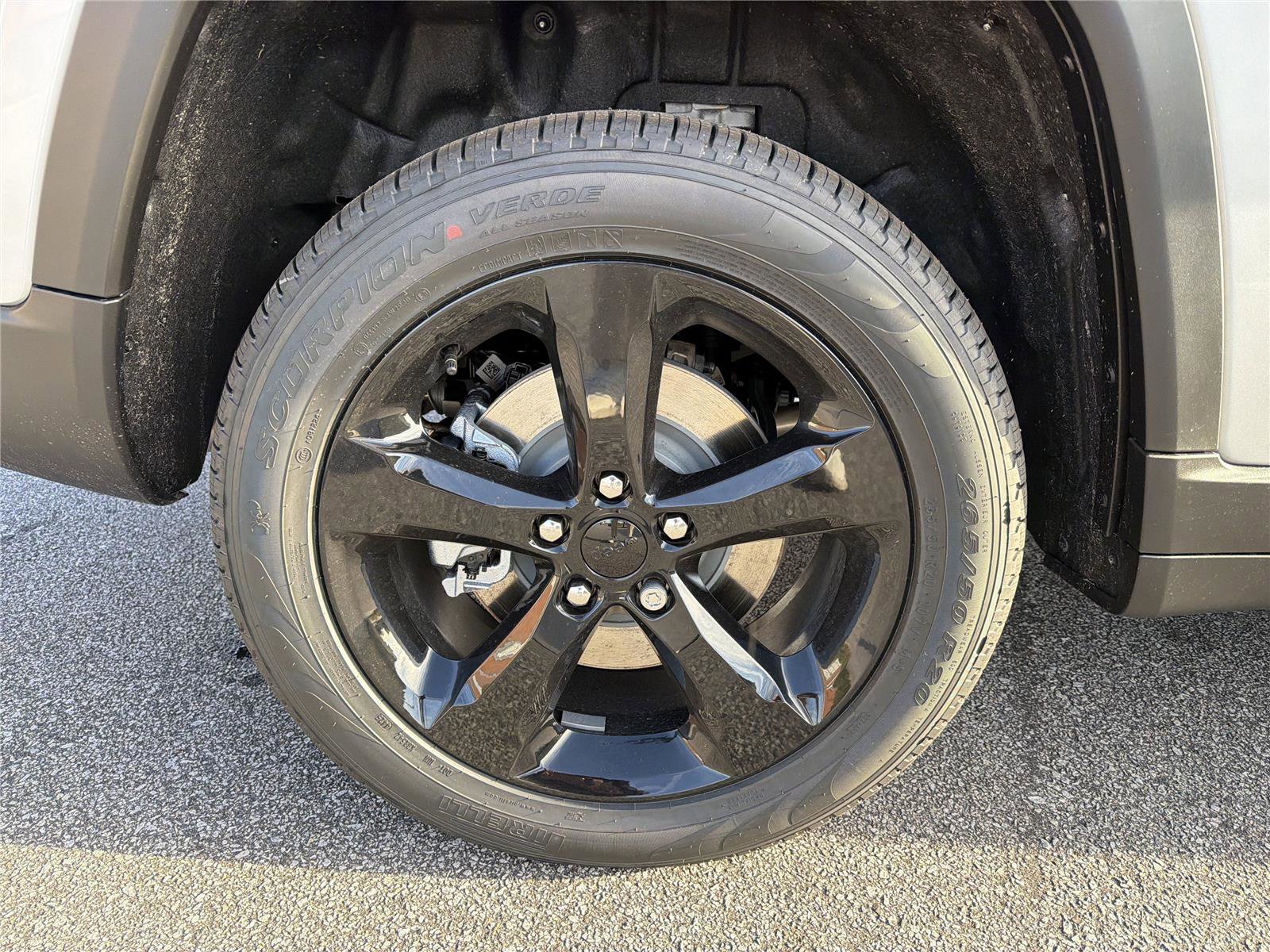 New 2025 Jeep Grand Cherokee L Limited w/ Black Appearance Package image 19