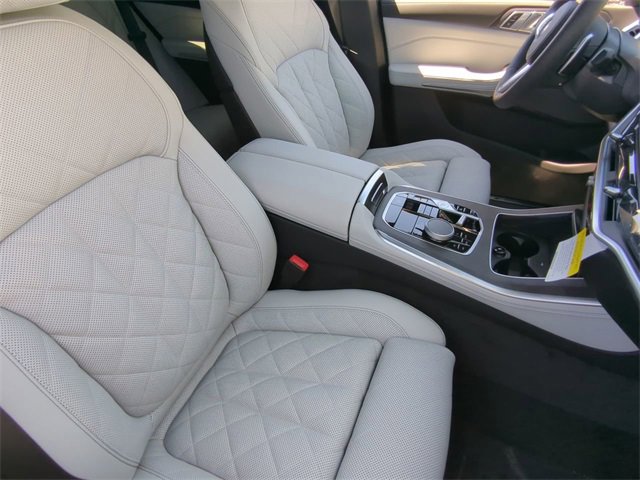 New 2026 BMW X5 xDrive40i w/ M Sport Package image 11