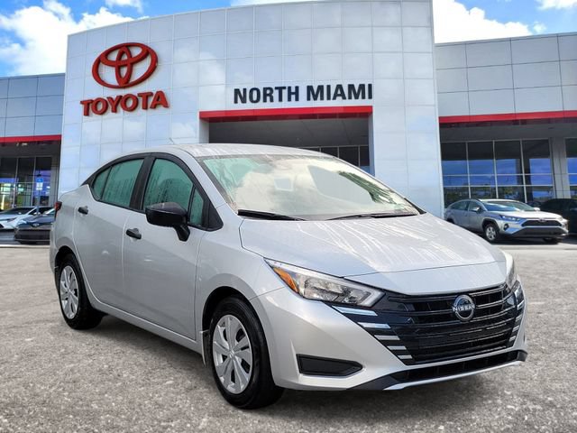 Used 2025 Nissan Versa S w/ Trunk Package