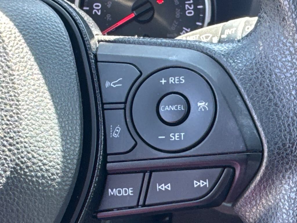 Used 2021 Toyota RAV4 XLE w/ Convenience Package FWD image 26