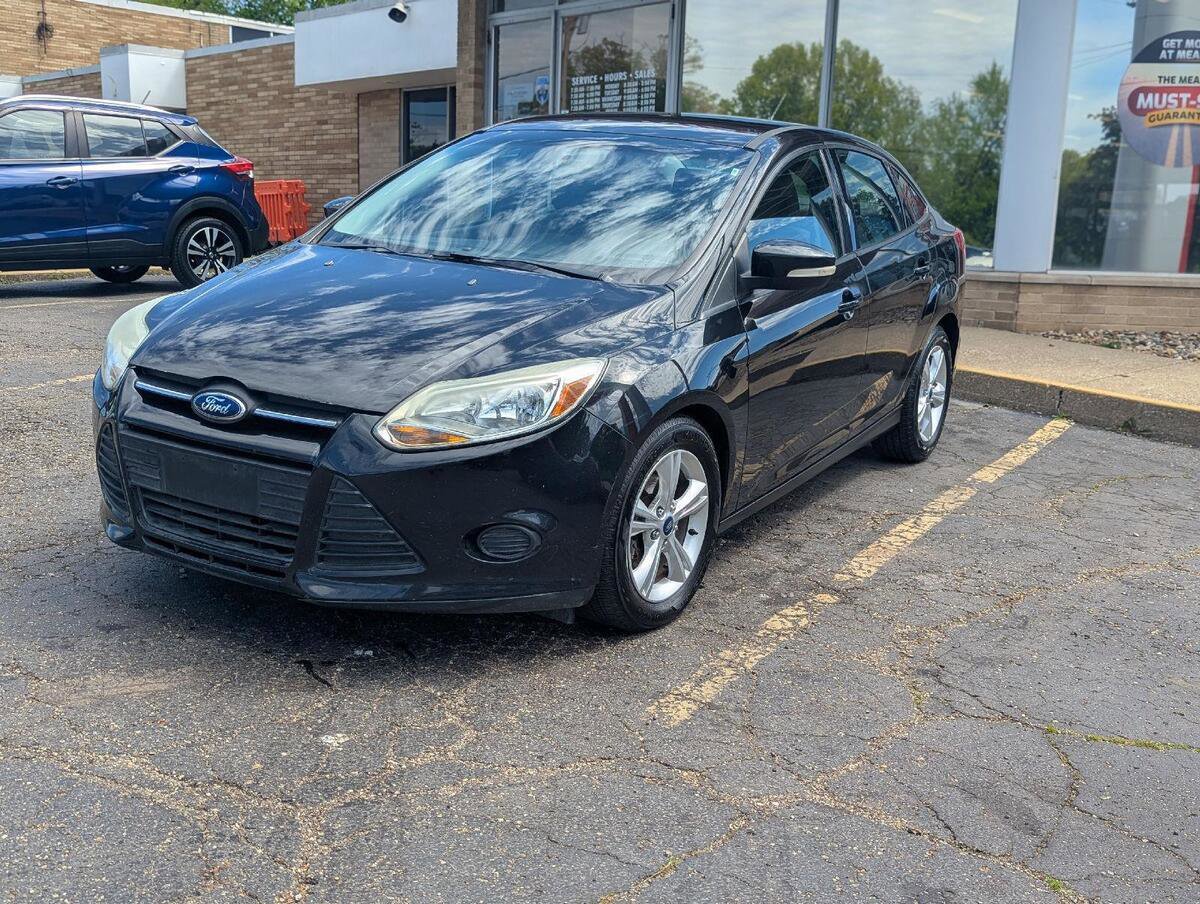 Used 2013 Ford Focus SE FWD image 2