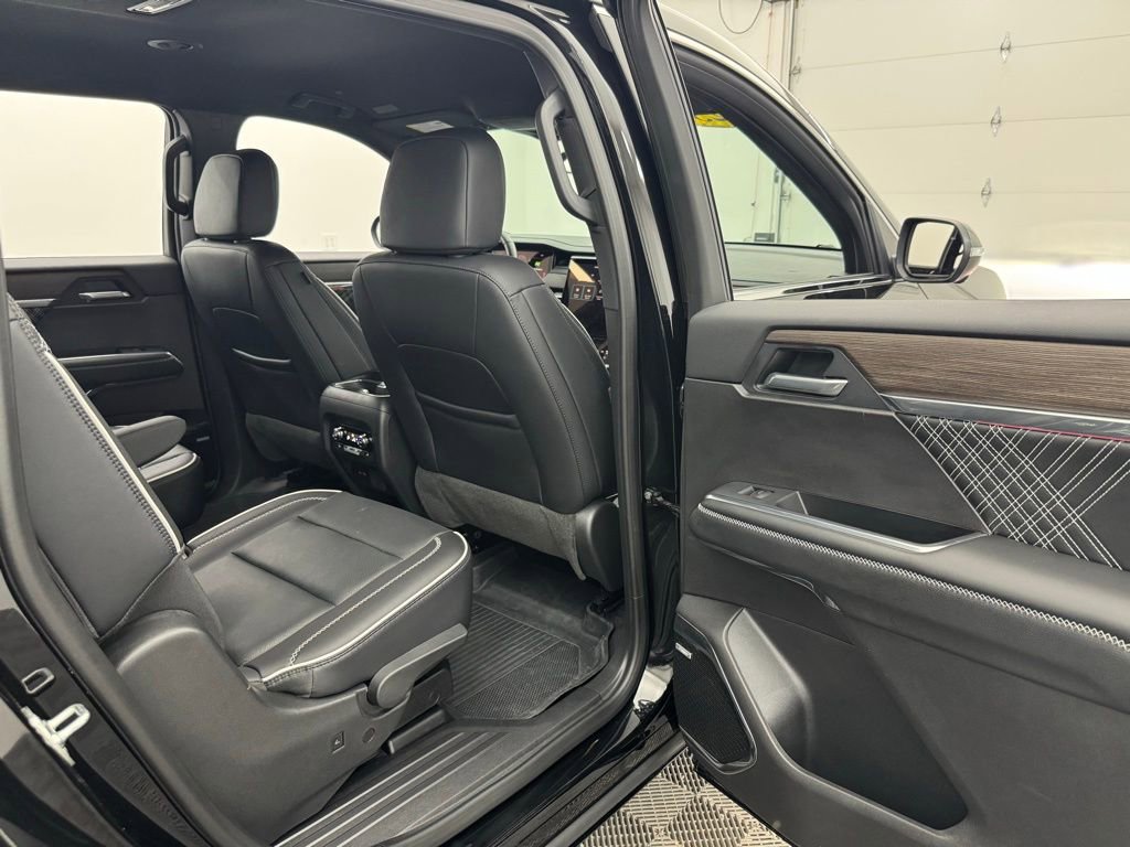 Used 2025 GMC Acadia Denali w/ LPO, Floor Liner Package image 38