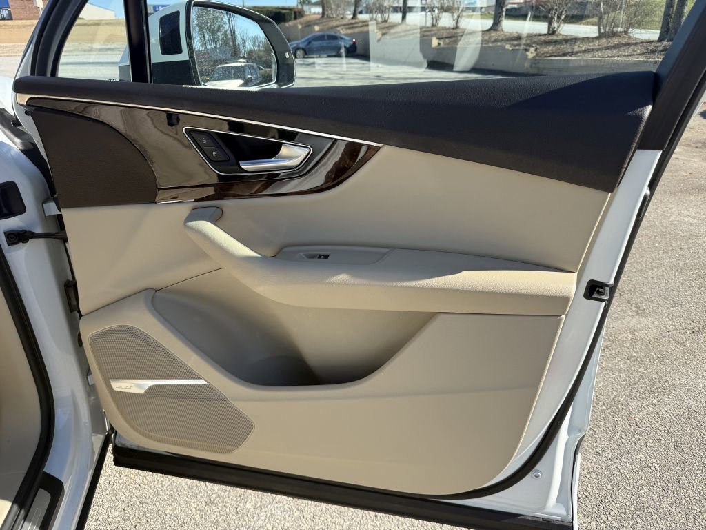 Used 2018 Audi Q7 3.0T Prestige image 34