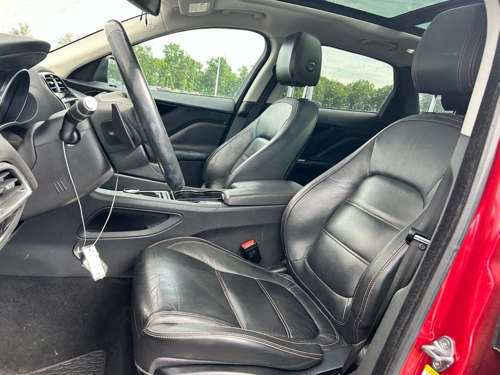 Used 2017 Jaguar F-PACE Prestige AWD/4WD image 12