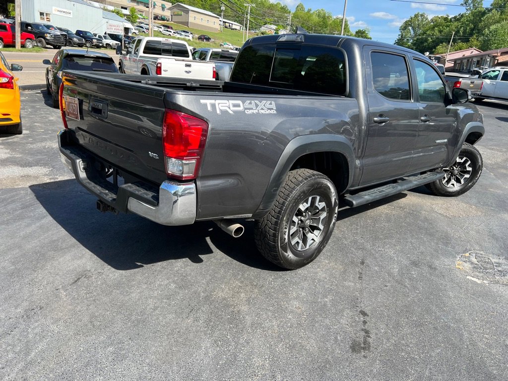 Used 2017 Toyota Tacoma TRD Off-Road image 76
