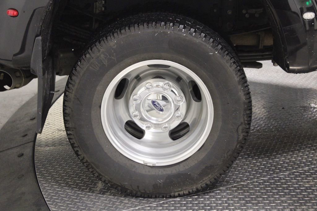 Used 2024 Ford F350 Limited w/ FX4 Off-Road Package AWD/4WD image 14