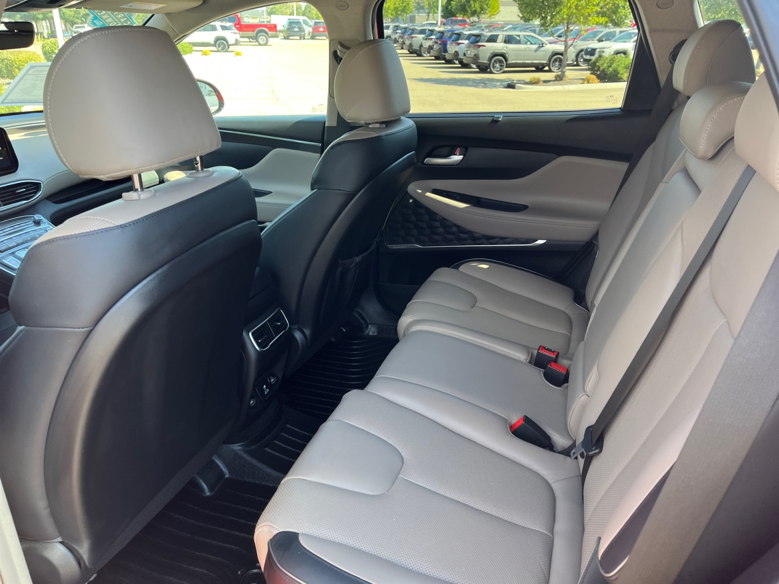 Used 2023 Hyundai Santa Fe Limited w/ Cargo Package AWD/4WD image 17