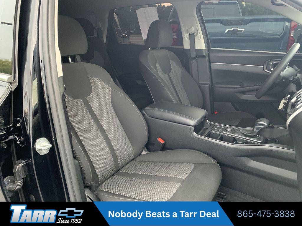 Used 2023 Kia Sorento LX FWD image 25