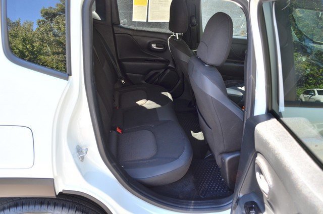 Used 2023 Jeep Renegade Latitude image 36