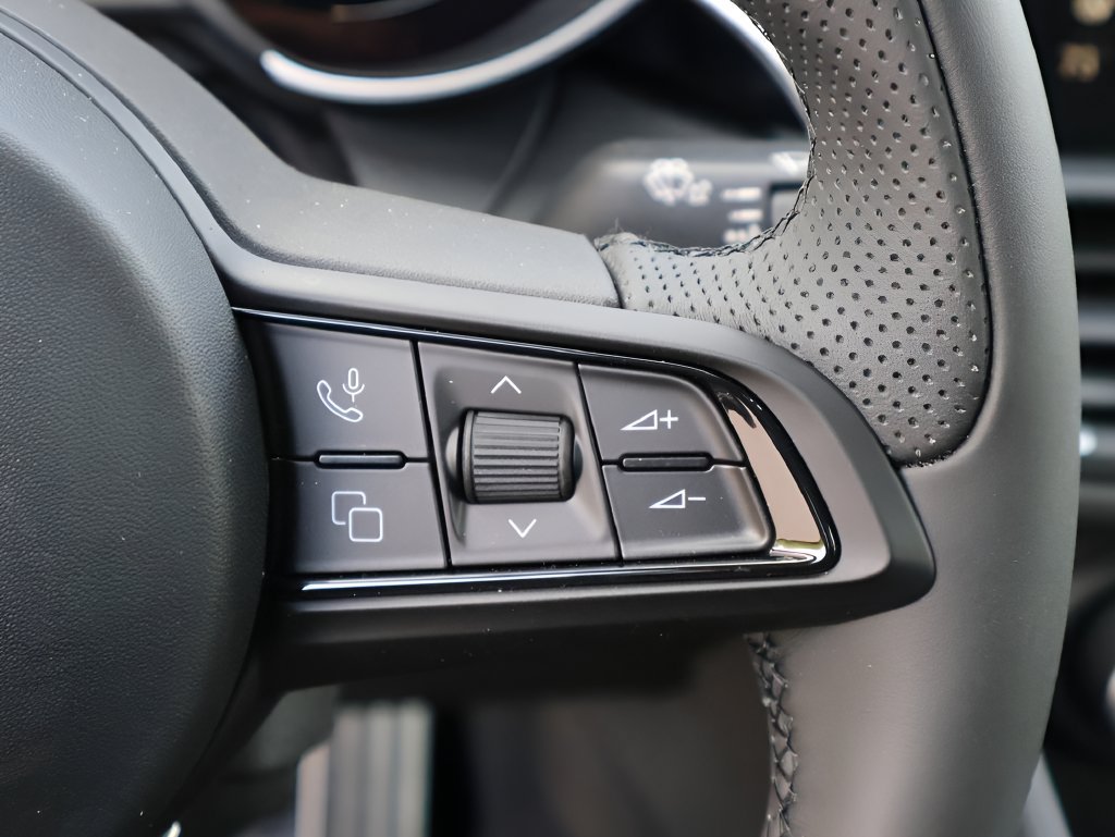 New 2026 Alfa Romeo Giulia AWD w/ Driving Assist Package image 34