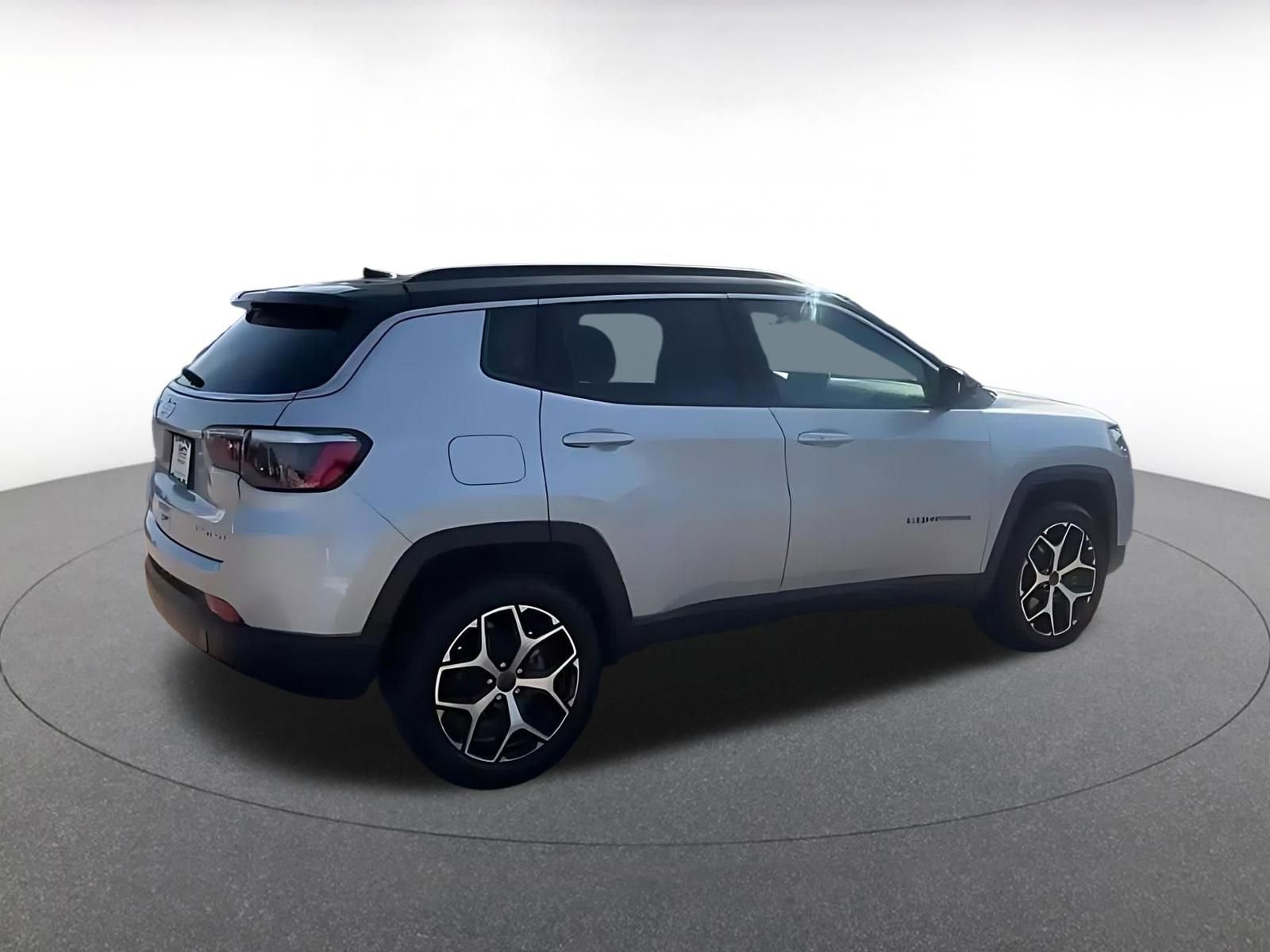 Used 2025 Jeep Compass Limited AWD/4WD image 14