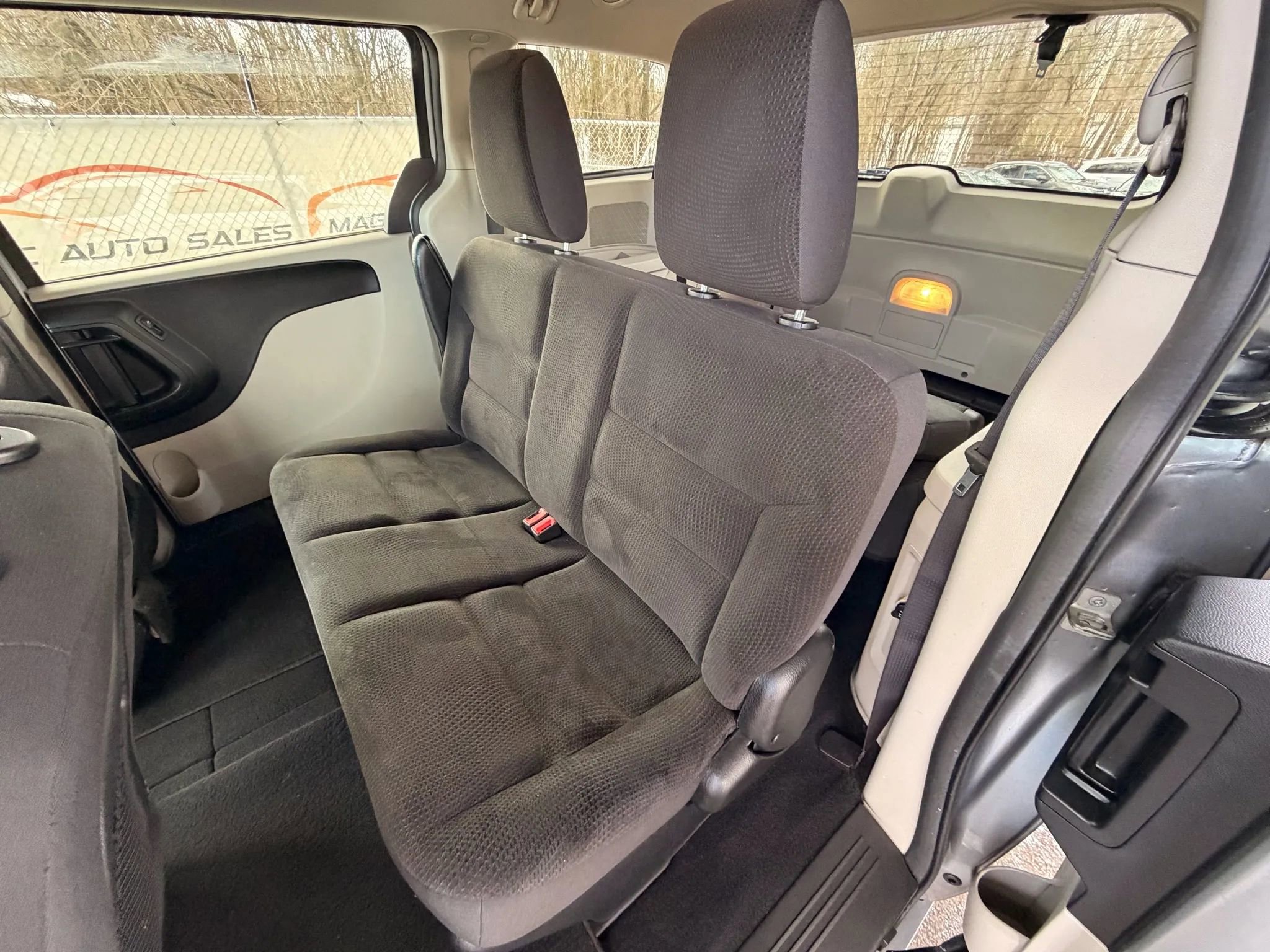 Used 2019 Dodge Grand Caravan SE image 17