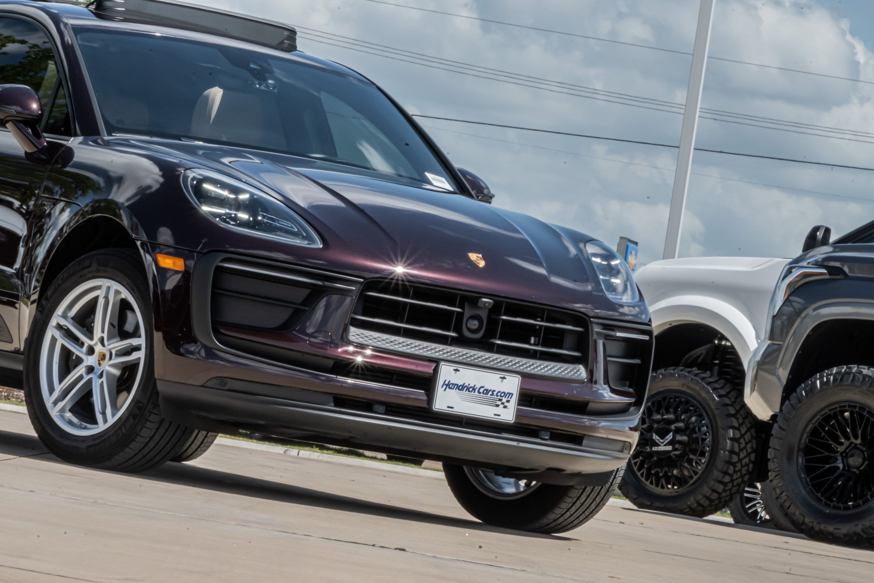 Used 2024 Porsche Macan image 41