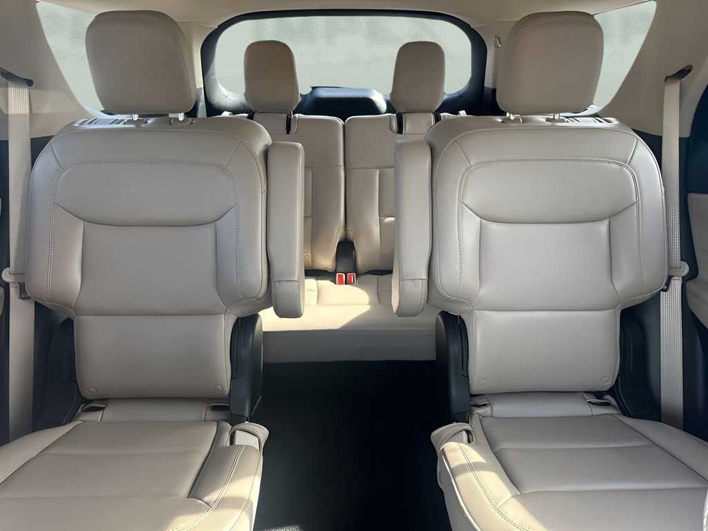 Used 2024 Ford Explorer XLT w/ Equipment Group 202A image 11