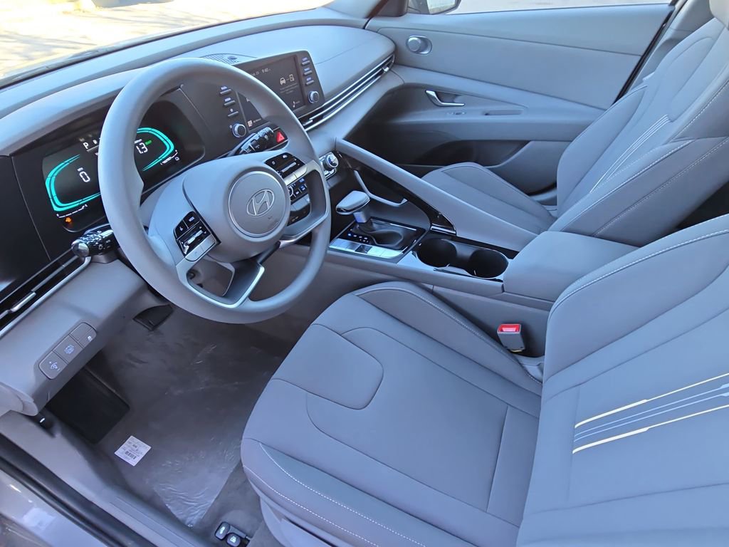 New 2026 Hyundai Elantra Hybrid w/ Cargo Package FWD image 15