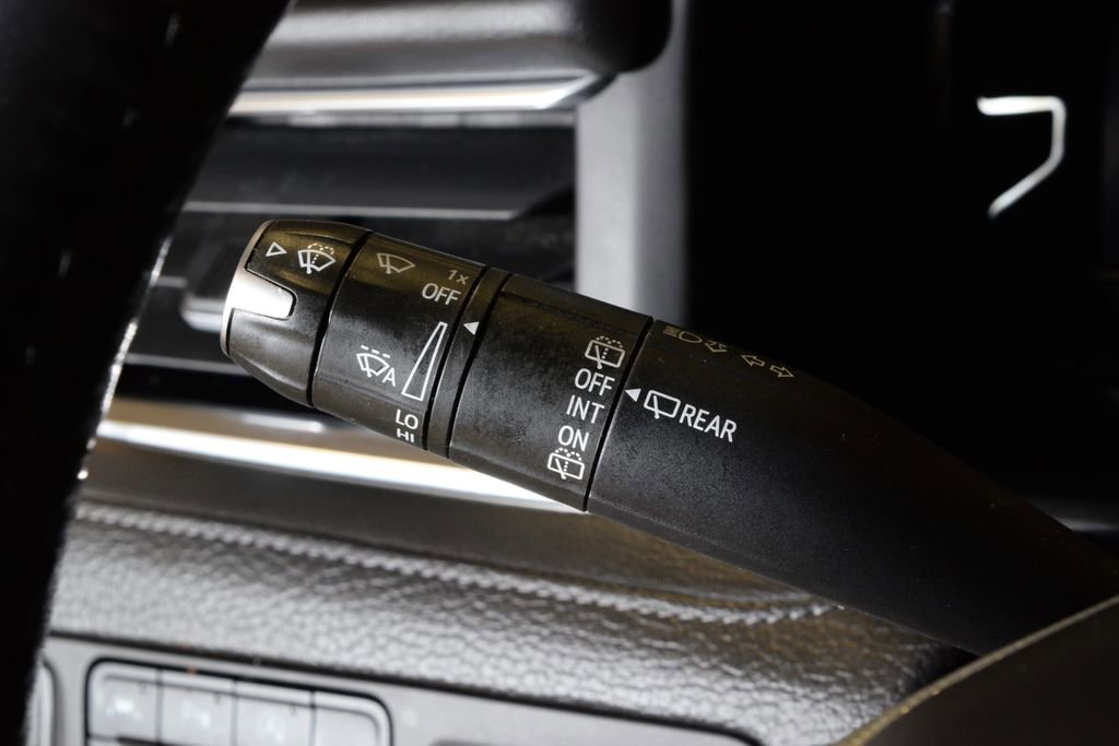 Used 2023 GMC Yukon Denali image 16